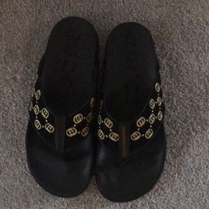 Gucci flip flops with box and dustbag. Never worn